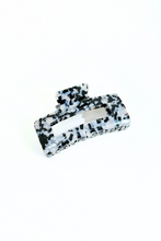 Load image into Gallery viewer, Xxl Dreamy Claw Clip Black Marble Clawclips
