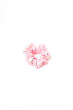 Charger l&#39;image dans la galerie, Pink Crush Dreamy Scrunchie by TR
