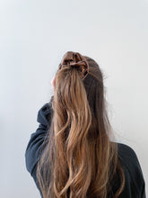 Load image into Gallery viewer, Dreamy Scrunchie
