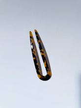 Load image into Gallery viewer, Dreamy Hair Fork Dark Tortoise Clawclips
